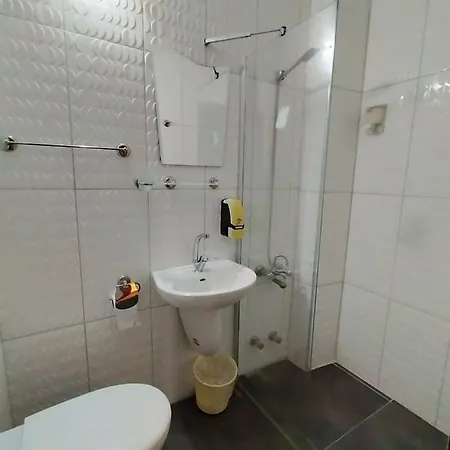 Uenlue Hotel 2*