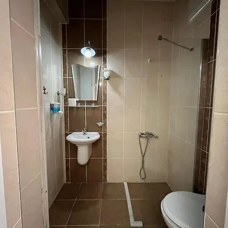 Uenlue Hotel 2*